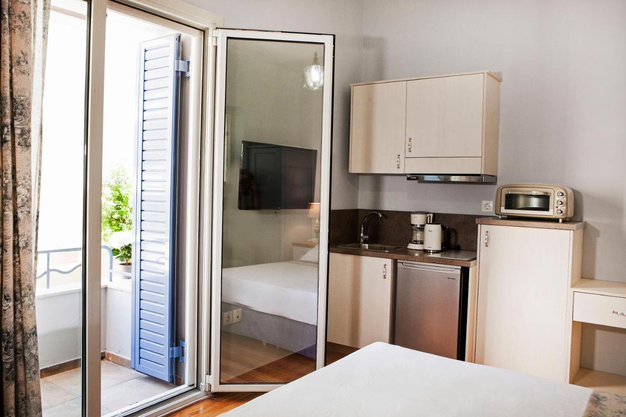 Lovely 1St Fl. Apt, With Balcony In Pagrati Atena Exterior foto