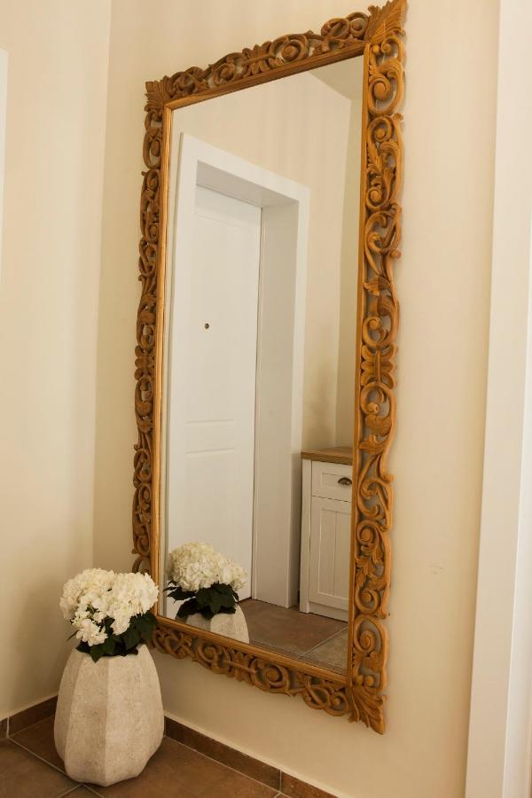 Lovely 1St Fl. Apt, With Balcony In Pagrati Atena Exterior foto