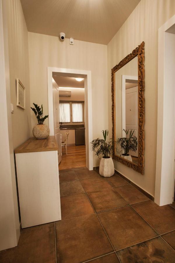 Lovely 1St Fl. Apt, With Balcony In Pagrati Atena Exterior foto